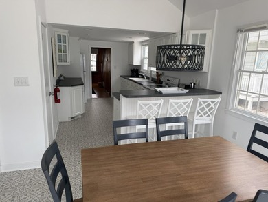 Welcome to 154 98th St. in Stone Harbor! This charming vintage - photo 13