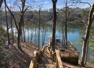 Charming and move-in ready, this well maintained 3 bedroom, 2 - photo 17