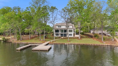 'PENNY'S PLACE' SET ALONG THE SHORELINE OF LAKE OCONEE, IS A - photo 18