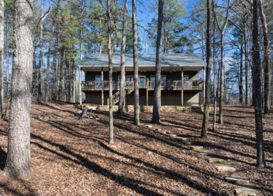 Charming and move-in ready, this well maintained 3 bedroom, 2 - photo 18