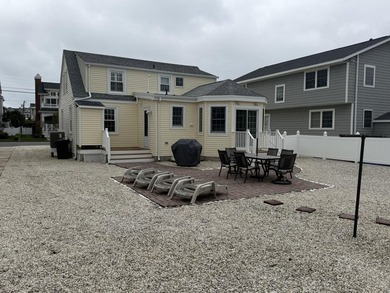 Welcome to 154 98th St. in Stone Harbor! This charming vintage - photo 21
