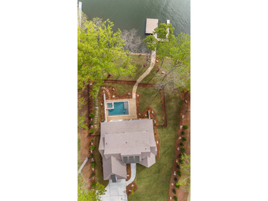 'PENNY'S PLACE' SET ALONG THE SHORELINE OF LAKE OCONEE, IS A - photo 25