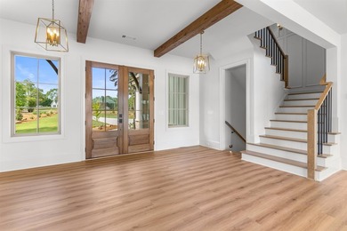 'PENNY'S PLACE' SET ALONG THE SHORELINE OF LAKE OCONEE, IS A - photo 27