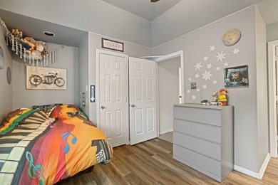 Privacy, mature trees, and a peaceful setting are becoming - photo 27