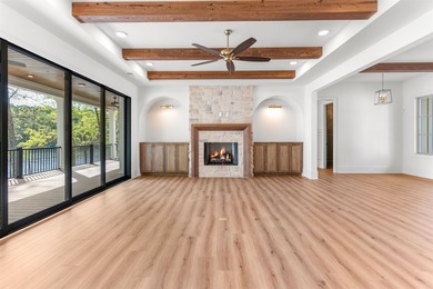 'PENNY'S PLACE' SET ALONG THE SHORELINE OF LAKE OCONEE, IS A - photo 30