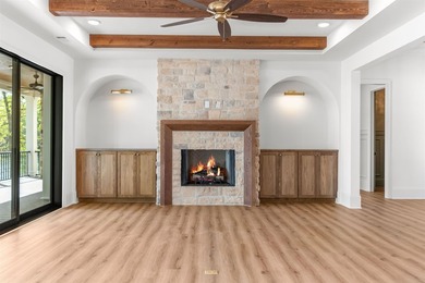 'PENNY'S PLACE' SET ALONG THE SHORELINE OF LAKE OCONEE, IS A - photo 31