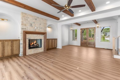 'PENNY'S PLACE' SET ALONG THE SHORELINE OF LAKE OCONEE, IS A - photo 32