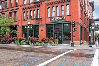 This beautifully maintained, open-concept condo/loft at River - photo 36