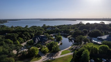 Privacy, mature trees, and a peaceful setting are becoming - photo 37
