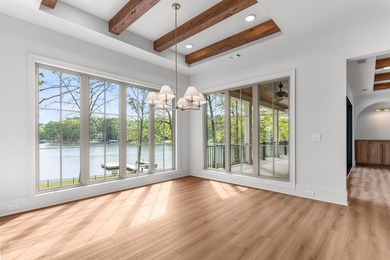 'PENNY'S PLACE' SET ALONG THE SHORELINE OF LAKE OCONEE, IS A - photo 38