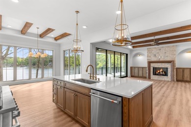 'PENNY'S PLACE' SET ALONG THE SHORELINE OF LAKE OCONEE, IS A - photo 40