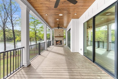 'PENNY'S PLACE' SET ALONG THE SHORELINE OF LAKE OCONEE, IS A - photo 44