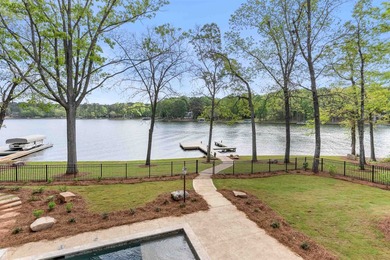 'PENNY'S PLACE' SET ALONG THE SHORELINE OF LAKE OCONEE, IS A - photo 47