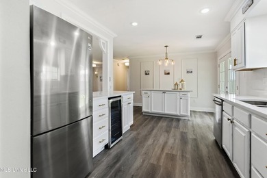 This charming cottage in Bay St. Louis is delightful. With its - photo 6