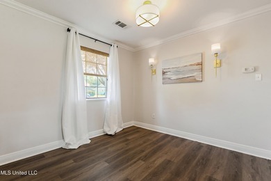 This charming cottage in Bay St. Louis is delightful. With its - photo 9