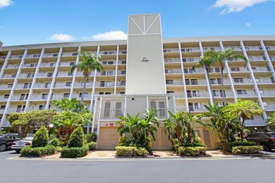Lake Condo For Sale in Delray Beach, Florida