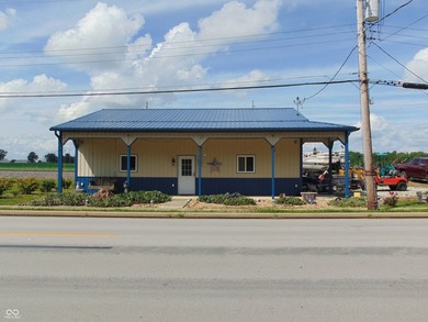 Built in 2011, this single-family residence offers 1280 square - photo 3
