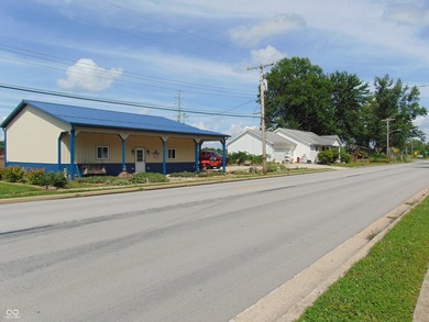 Built in 2011, this single-family residence offers 1280 square - photo 4