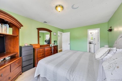 Expanded 4 bed, 4 bath Colonial featuring a full finished - photo 17