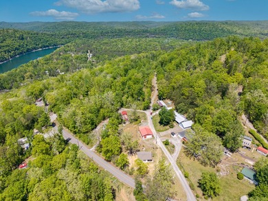 Charming Fully Remodeled Tiny Home Near the Water! This adorable - photo 23
