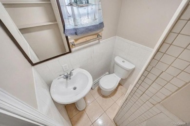 Expanded 4 bed, 4 bath Colonial featuring a full finished - photo 27