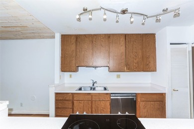 BEST BUY in Mililani! 4 bedrooms, 2.5 bath PUD home with covered - photo 7