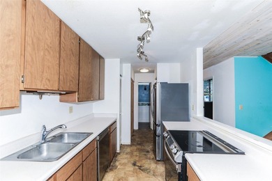 BEST BUY in Mililani! 4 bedrooms, 2.5 bath PUD home with covered - photo 8
