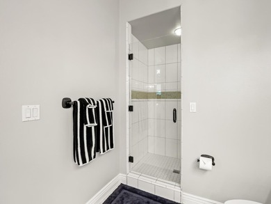 Luxury Living at Brighton Crest! Perfectly positioned - photo 42