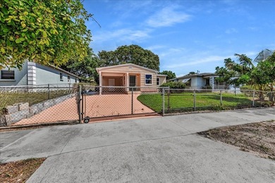 Beautifully renovated West Palm Beach home in the desirable - photo 3