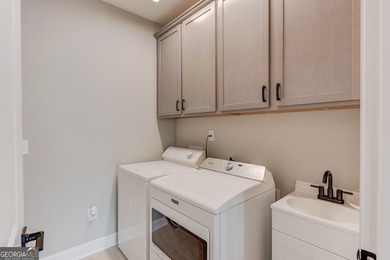Rare lake-view opportunity in The Courtyards at Bailey Farms, a - photo 11