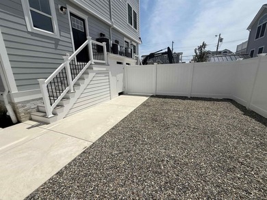 **READY FOR YOU TO MOVE IN*** New Construction Coastal - photo 29