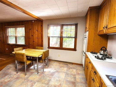 Private Smallwood Oasis! This three bedroom, one full and one - photo 5