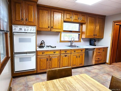 Private Smallwood Oasis! This three bedroom, one full and one - photo 6