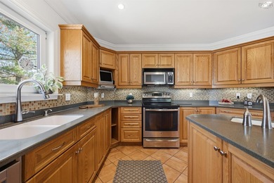 Some homes offer a view. This one offers much more. Set on 317 - photo 9