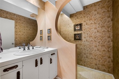 Seize the opportunity to own a one-of-a-kind property in - photo 4