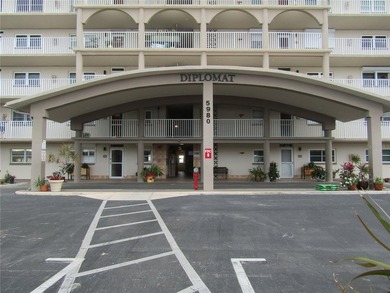 Very rare and highly sought after 3 bedroom, 2 1/2 bath - photo 1