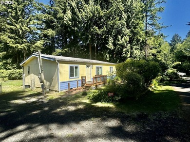 Welcome home to this 3 bedroom, 2 bathroom double-wide - photo 1