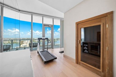 A trophy duplex penthouse defined by sweeping horizons, grand - photo 53