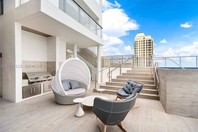 A trophy duplex penthouse defined by sweeping horizons, grand - photo 56