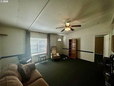 Welcome home to this 3 bedroom, 2 bathroom double-wide - photo 6