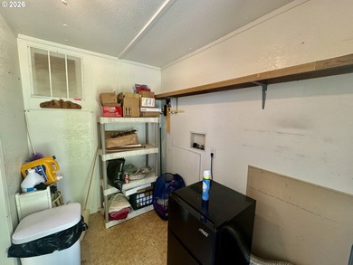 Welcome home to this 3 bedroom, 2 bathroom double-wide - photo 9