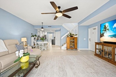 Beautiful Townhome in the center of Palm Beach Gardens with easy - photo 7