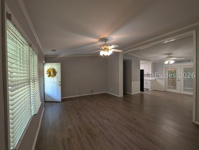 Single-level, elevated 3-bedroom, 2-bath home in the Baywood - photo 2