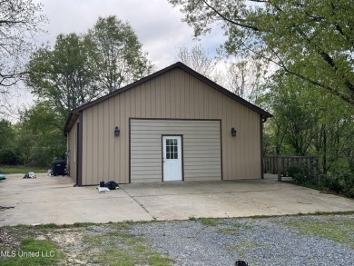Lake Home For Sale in Hernando, Mississippi