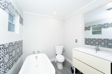 Unapproved short sale. Beautifully fully updated 3-bedroom - photo 11