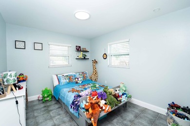 Unapproved short sale. Beautifully fully updated 3-bedroom - photo 12