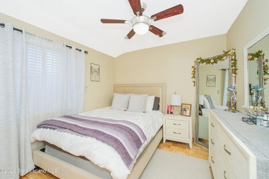 Beautifully maintained 4 bedroom, 4 bath townhome located in the - photo 19