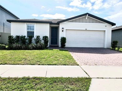 Short Sale. - PRICED TO SELL! Welcome to this 2022-built - photo 1