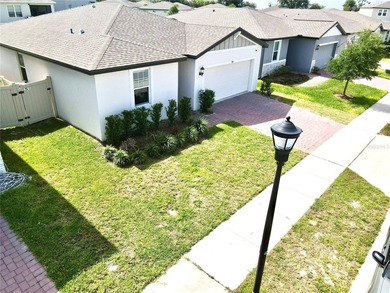 Short Sale. - PRICED TO SELL! Welcome to this 2022-built - photo 3