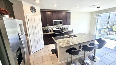 Short Sale. - PRICED TO SELL! Welcome to this 2022-built - photo 6